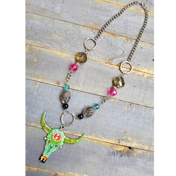 Artisan Hand Crafted Necklace. Southwestern Steer-Skull Turquoise Fuchsia Silver - Picture 4 of 6